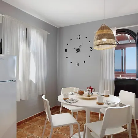 La Estrella Iii Apartment *